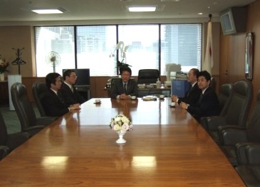 2009年12月1日(火)　政務三役会議を開催